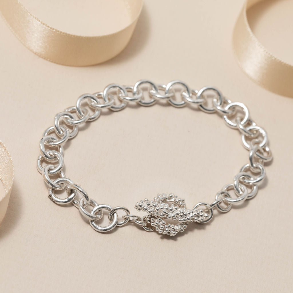 silver-chain-t-bar-bracelet