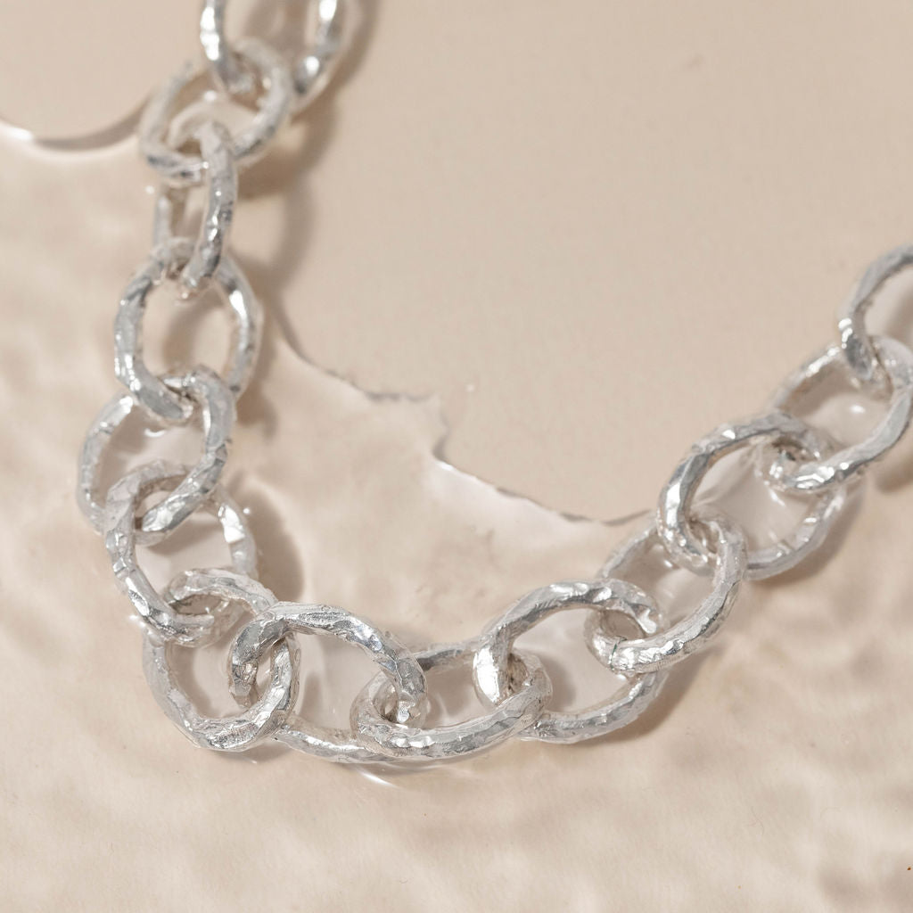 Chunky link necklace in water